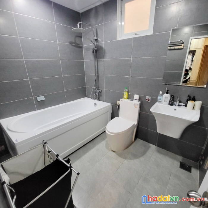 Nhà thuê 2 tầng full nội thất hẻm thông 232 hưng phú p8q8