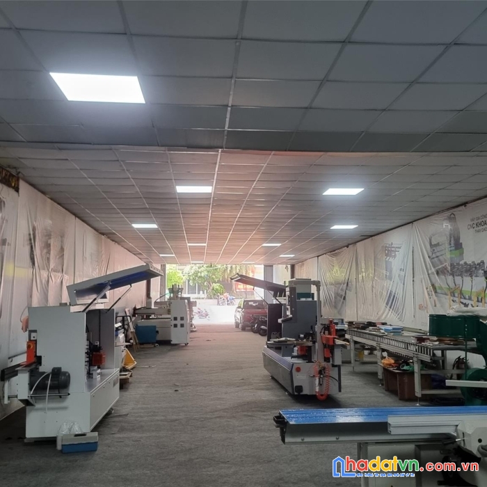 Chính chủ cho thuê mặt bằng kinh doanh vị trí đẹp tại quận 7 đối diện cosmo city