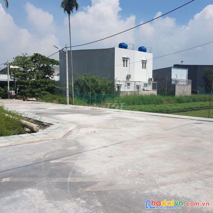 Chính chủ bán gấp đất lô góc 2 mặt tiền vị trí đẹp tại  quận 12