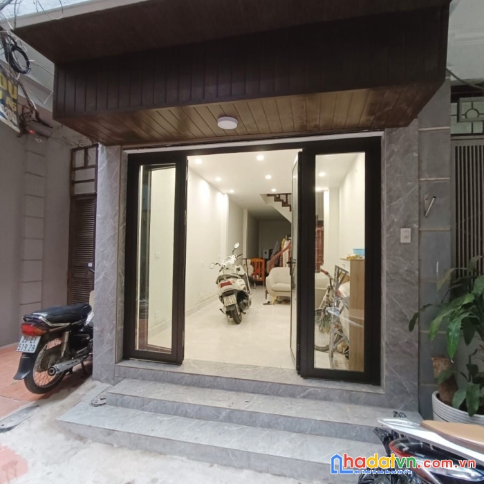 Bán nhà thái thịnh ô tô lùi tận cửa lô góc nhà thoáng 40m nhỉnh 5ty