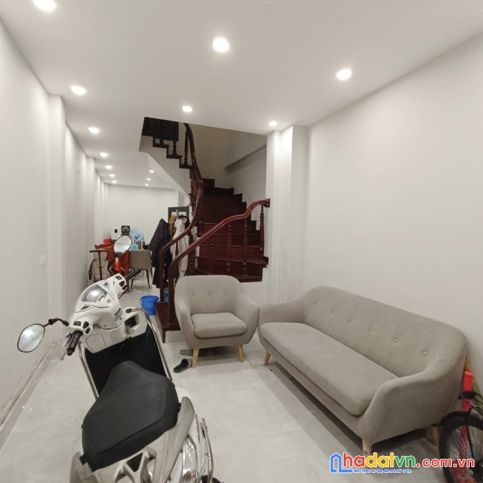 Bán nhà thái thịnh ô tô lùi tận cửa lô góc nhà thoáng 40m nhỉnh 5ty