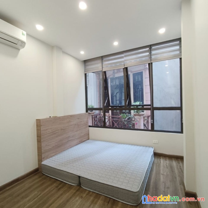 Bán nhà thái thịnh ô tô lùi tận cửa lô góc nhà thoáng 40m nhỉnh 5ty