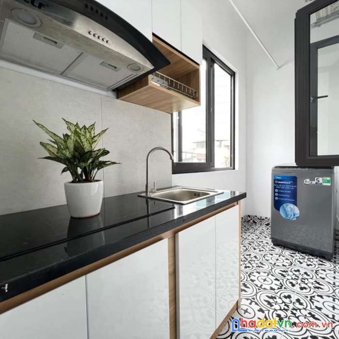 Nhượng lại phòng ccmn đầu tháng 6 có thể chuyển vào.