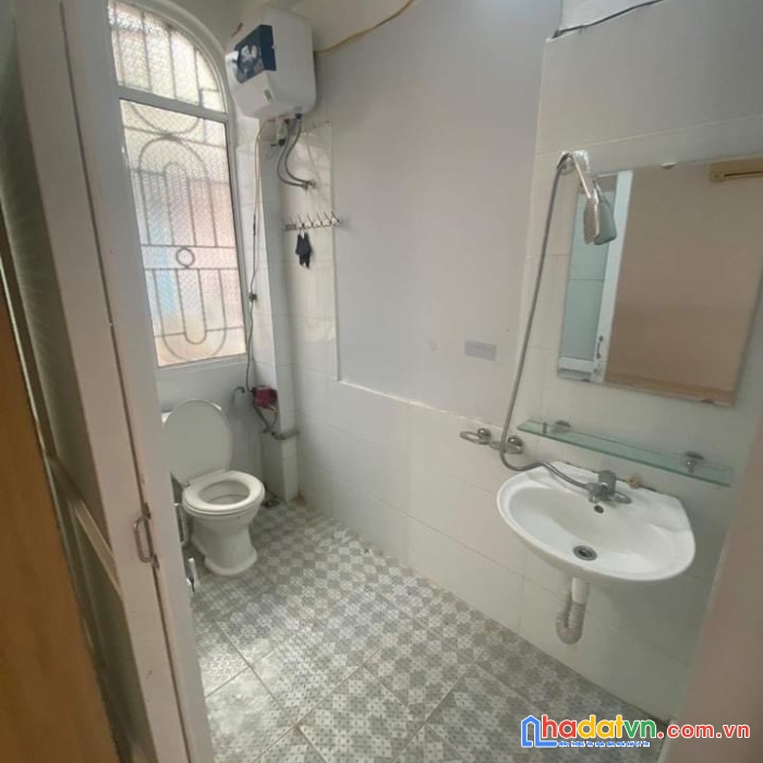 Mình cần nhượng gấp phòng ở 61 phùng chí kiên ạ.