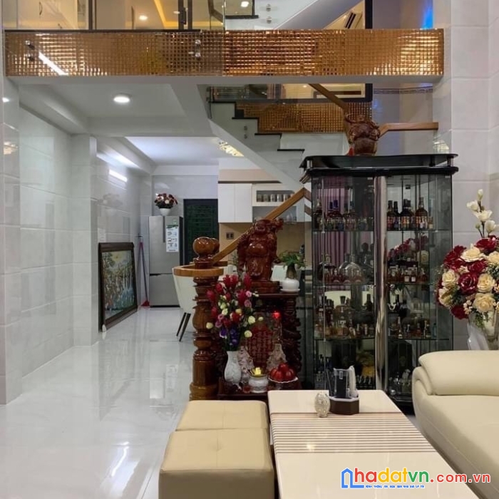 Bán gấp nhà hxh đường hưng phú ,giảm chào 1 tỷ ngay cầu nguyễn tri phương - cách q5 q10 đúng 500m.