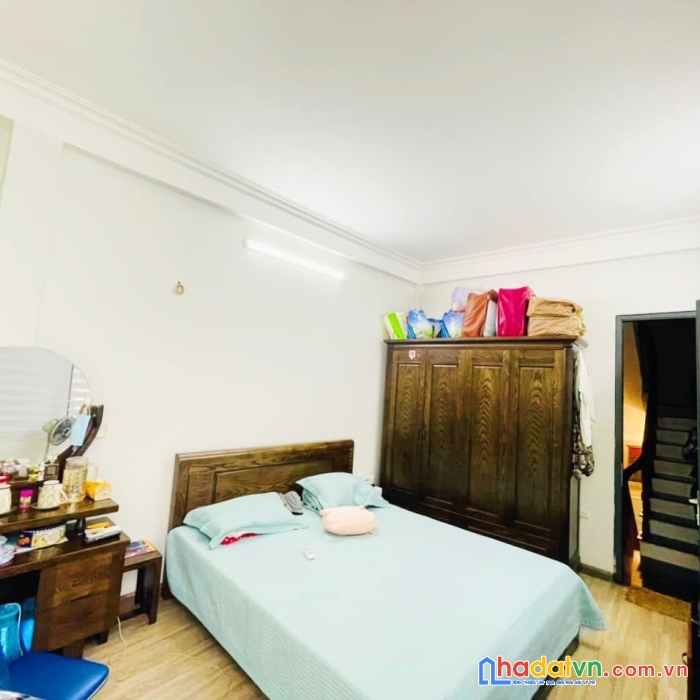 Cần bán gấp nhà hào nam, 32m2*5 tầng, 3 ngủ, gần phố, 3.9tỷ, 0823934589.