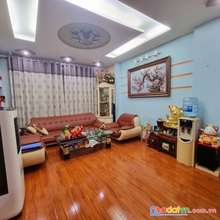 Cần bán nhà quận đống đa  phố hoàng cầu 52 m2 x5 tầng 6.2 tỷ ô tô kd