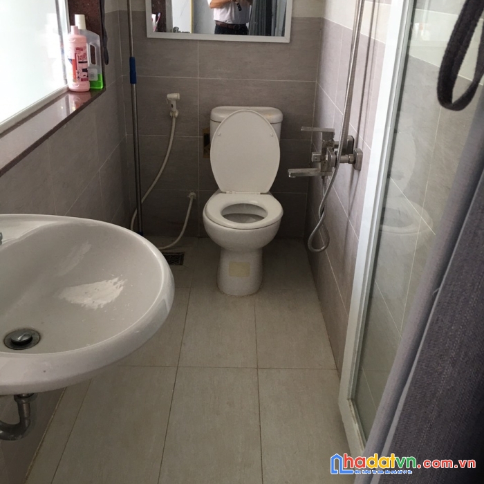Cho thuê nhà hxh gần ngã tư hàng xanh đường xô viết nghệ tĩnh,bình thạnh giá 28 triệu thương lượng