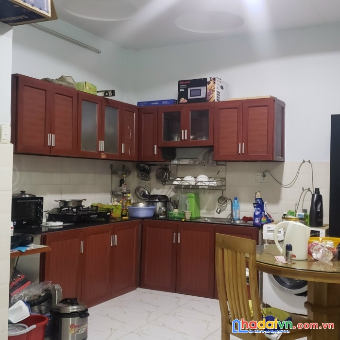 Chính chủ cần bán gấp căn nhà  ngay ngã 4 bốn xã tiếp giáp giữa bình tân và tân phú