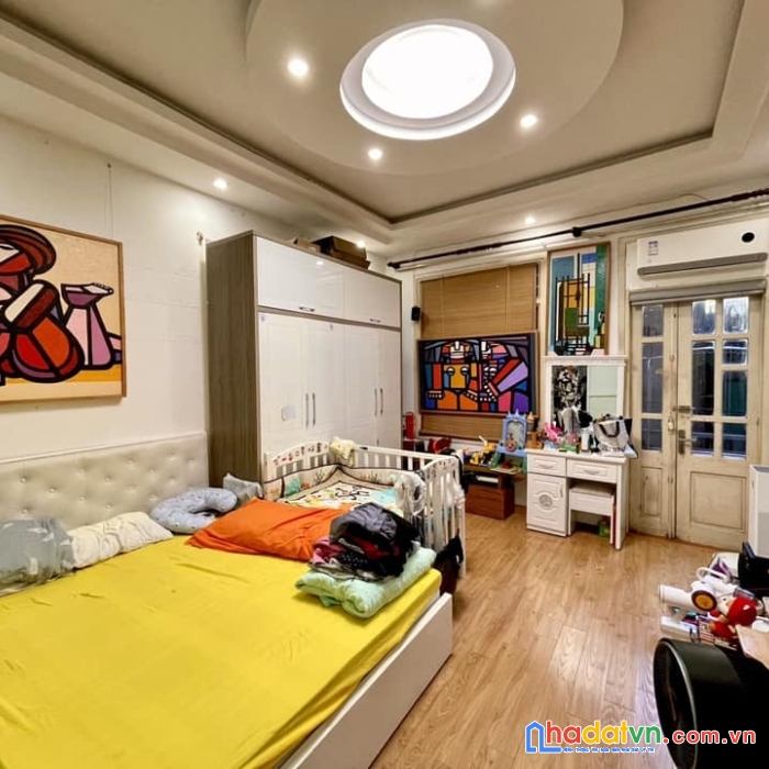 Bán nhà quốc tử giám, đống đa, ô tô đỗ cổng, 57m2 5t mt4.2m, giá 4.85 tỷ