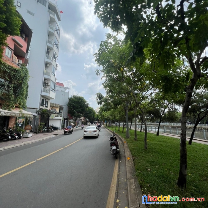 Cho thuê nhà góc 2 mặt tiền ngang 13m2, trường sa p14 q.3