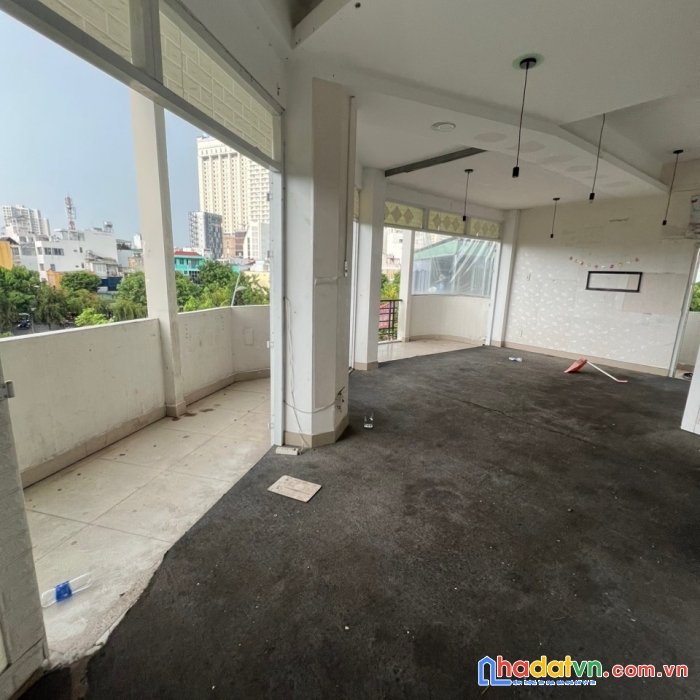 Cho thuê nhà góc 2 mặt tiền ngang 13m2, trường sa p14 q.3