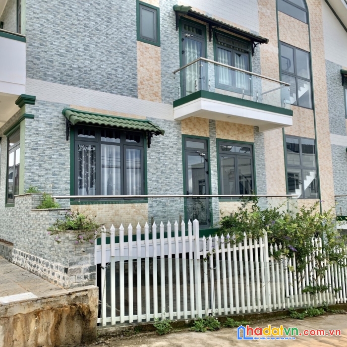 Cần bán biệt thự mới đẹp full nội thất 3 mặt tiền đường hẻm ngô gia tự- p12- đà lạt
