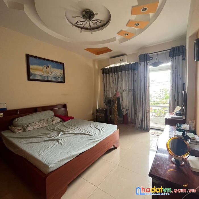 Giá cực tốt, cần tiền bán gấp nhà 2mt thái phiên, p8, quận 11