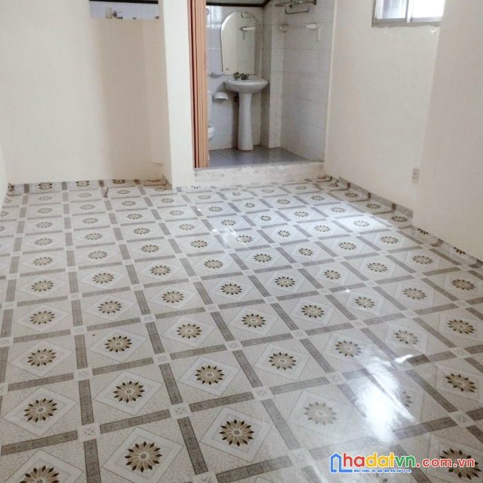 Nhà thuê hẻm ô tô 320 trần bình trọng p4q5 - giá : 15 triệu