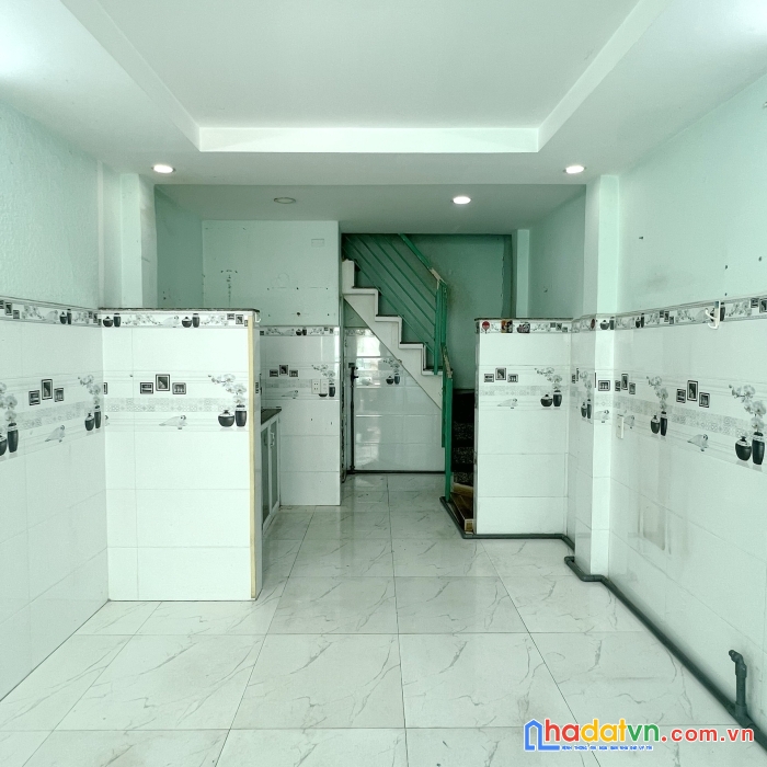 Nhà nhỏ hẻm thông 141 tám danh p4q8 - giá : 2 tỷ 2 (bớt lộc)