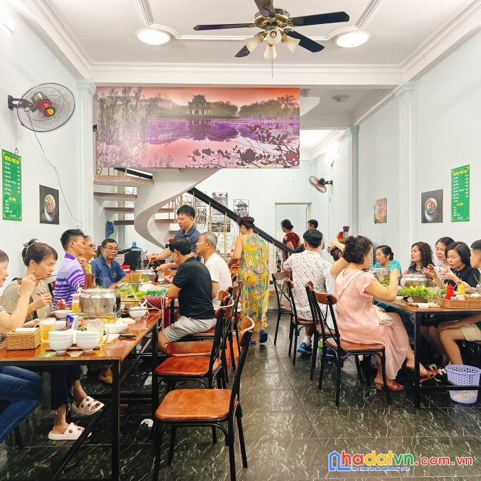 Sang nhượng quán lẩu đang kinh doanh tốt lượng khách ổn định.