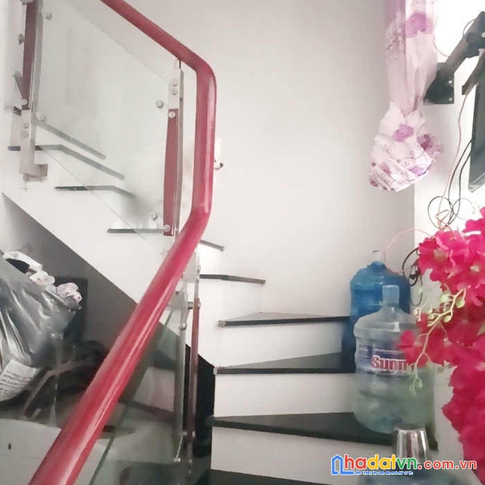 Nhà bán 3 tầng hẻm thông phạm thế hiển p5q8 - giá : 3.6 tỷ (tl)