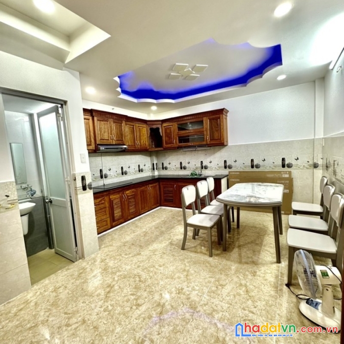 Bán nhà phan huy ích hẻm xe hơi gò vấp 4 tầng đẹp ở ngay nhỉnh 6 tỷ