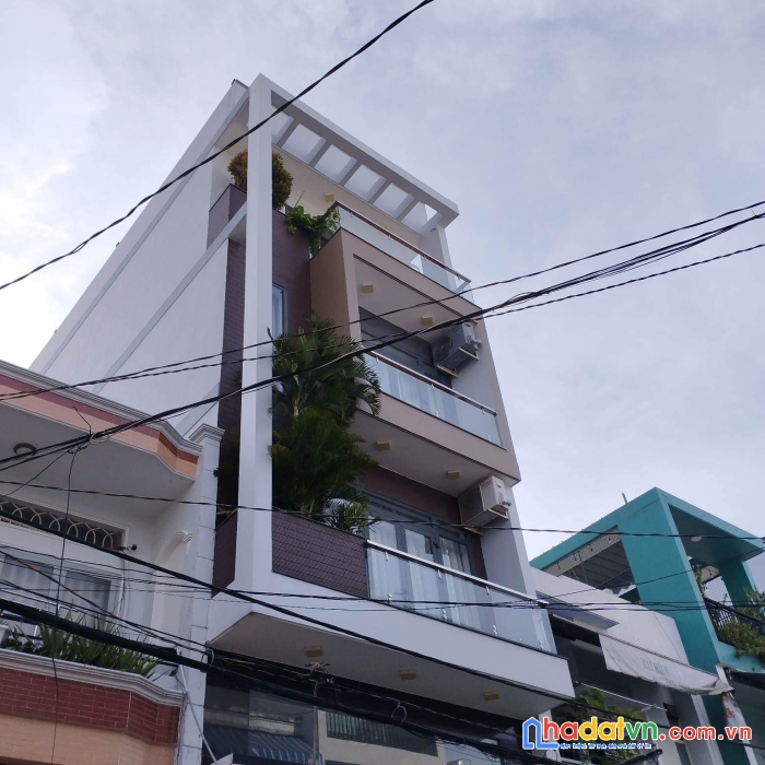 Bán nhà tân phú 5 lầu,6pn , nhà  tuyệt đẹp giá
chỉ 6,8 tỷ