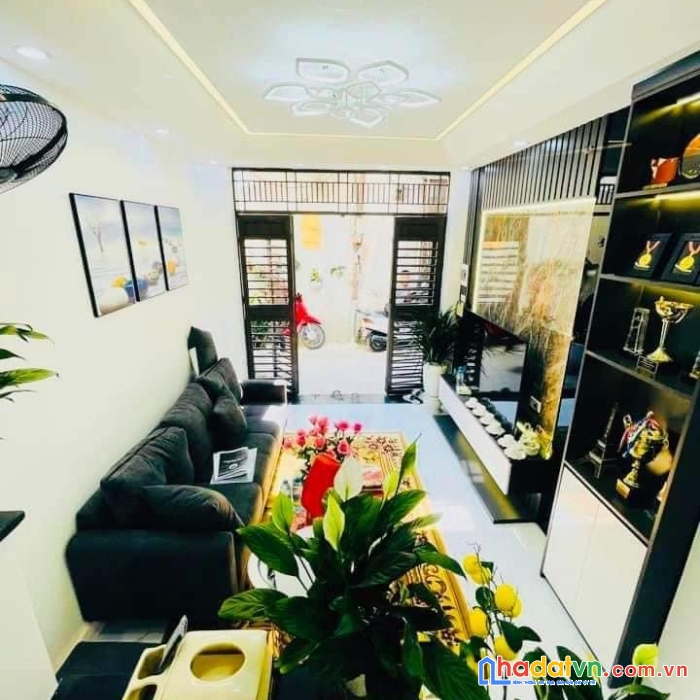 Bán nhà 5 tầng 3 phòng ngủ hồ đền lừ quận hoàng mai chủ để lại toàn bộ fun nội thất xịn sò khách
