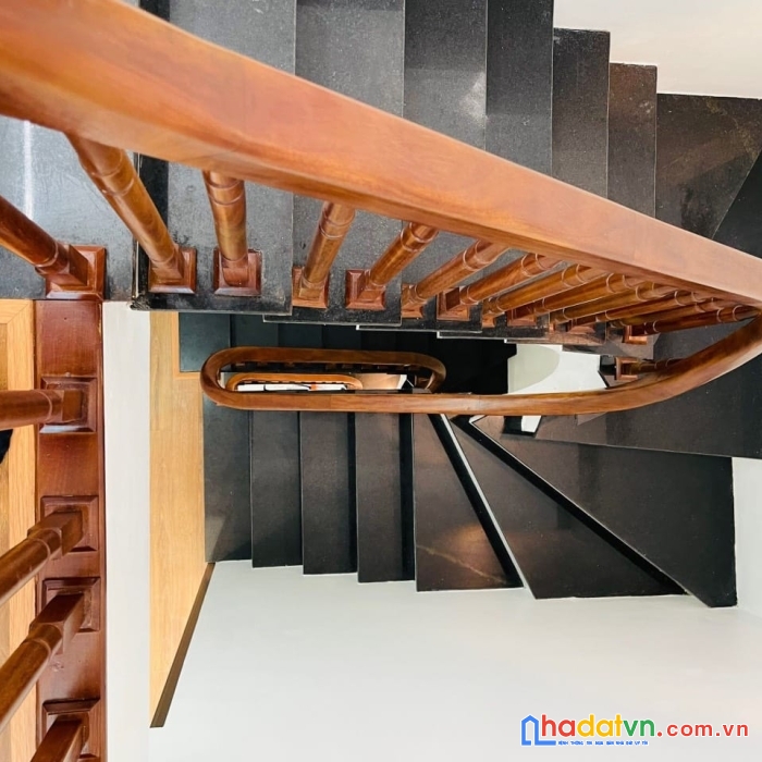 Bán nhà 5 tầng 3 phòng ngủ hồ đền lừ quận hoàng mai chủ để lại toàn bộ fun nội thất xịn sò khách