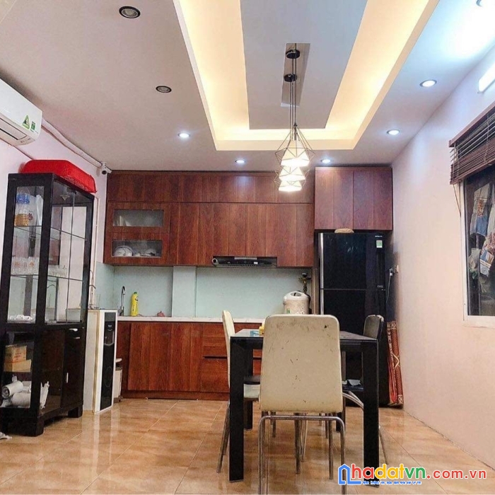 Bán gấp nhà phố quốc tử giám lô gôc 10m ôtô dt 33m 5tầng mt 3,3m nhỉnh 4 tỷ.