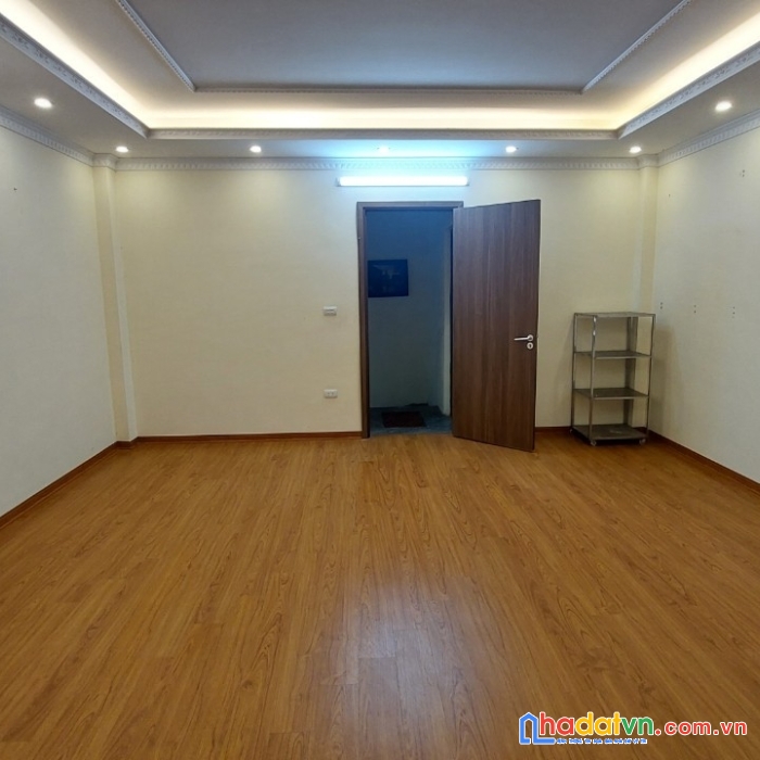 Bán nhà minh khai, hai bà trưng 30m2, lô góc, ở ngay 2 tỷ 6.