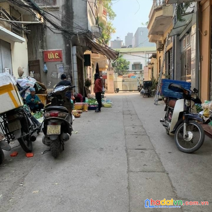 Đất thái thịnh ba gác đỗ cửa kinh doanh tấp nập-ngõ thông