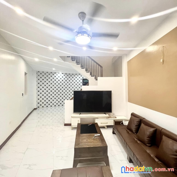 Bán nhà hào nam 57m nhỉnh 5ty ngõ thông full nội thất