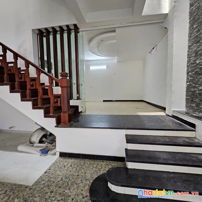 Bán nhà mặt phố thượng thanh, kd sầm uất, 140m, mt 5m, giá nhỉnh 9 tỷ