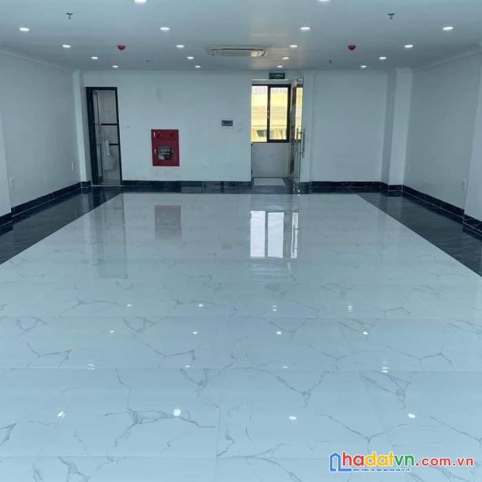 Bán nhà mặt phố trung kính, cầu giấy 92m, 6 tầng, mt 5.5m. giá: 71 tỷ