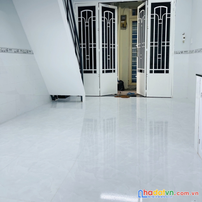 Nhà bán 3 tầng hẻm 330 âu dương lân p3q8 - giá : 3 tỷ 180