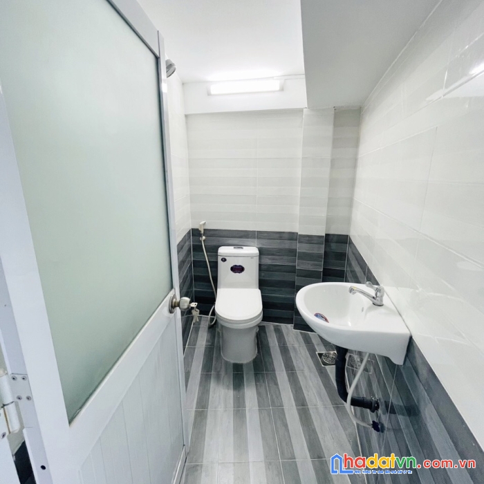 Nhà bán 3 tầng hẻm 330 âu dương lân p3q8 - giá : 3 tỷ 180