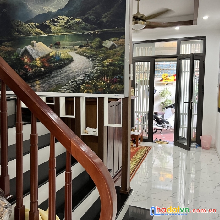 Bán gấp nhà lô góc giải phóng 57m2 mt 4,1m chỉ 4 tỷ 7