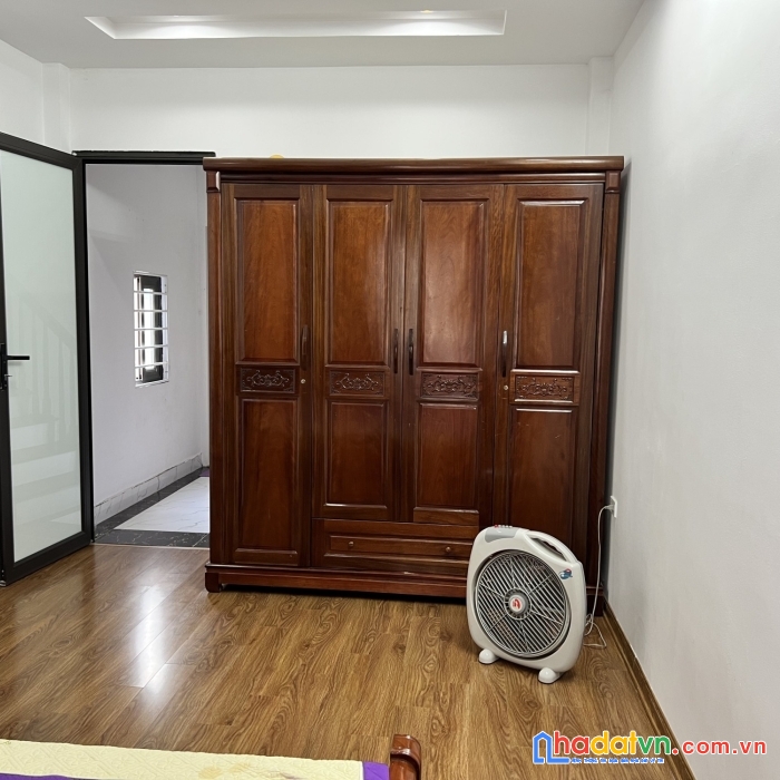 Bán gấp nhà lô góc giải phóng 57m2 mt 4,1m chỉ 4 tỷ 7