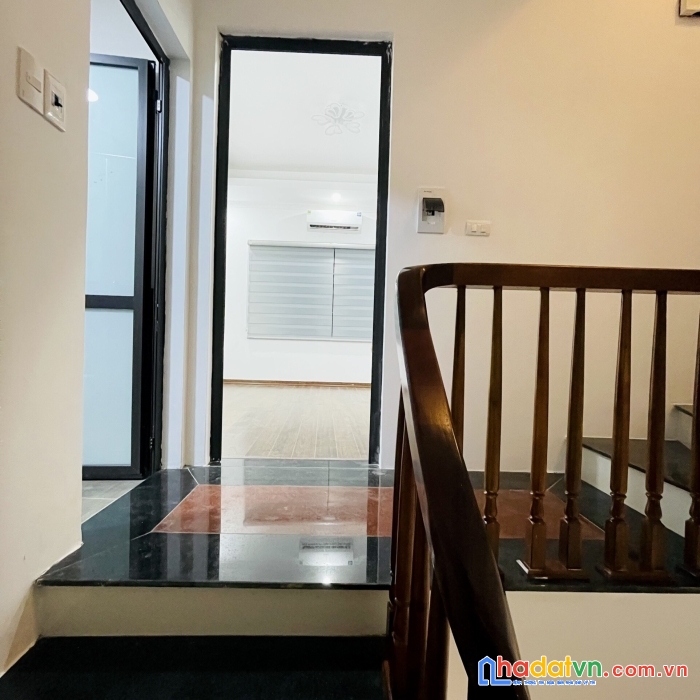3.4 tỷ (4t-40m2-4pn) ỷ la  -dương nội-oto cách nhà 20m- ngõ thông