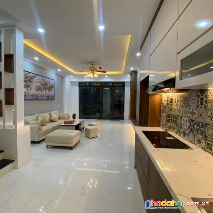 Bán nhà phố minh khai,quận hoàng mai, ngõ thông rộng,kinh doanh, 5 tầng mới đẹp, giá hơn 4 tỷ