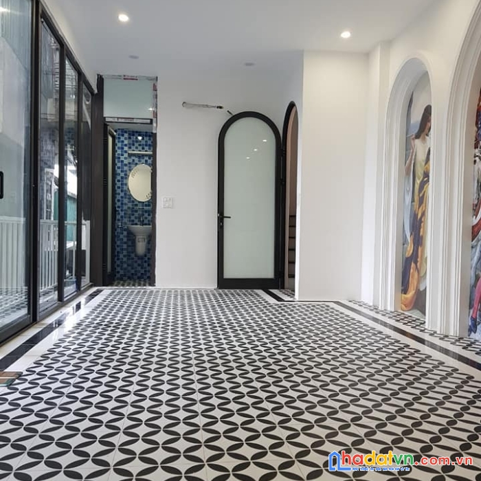 Bán nhà cực đẹp láng hạ đống đa 42m 6 tầng sát ô tô 2 thoáng 6.75 tỷ