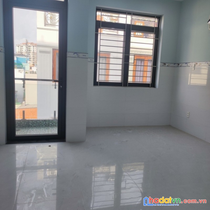 Bán nhà tân bình hxh oto vào nhà 60m2 5 tầng 5 phòng ngủ 2 mặt hẻm lạc long quân 8.5 tỷ.