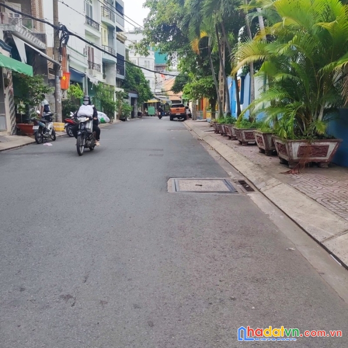 Bán nhà tân bình hxh oto vào nhà 60m2 5 tầng 5 phòng ngủ 2 mặt hẻm lạc long quân 8.5 tỷ.