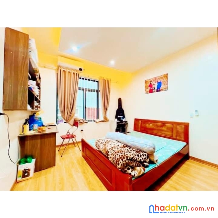 Gia đình cần bán nhà 5 tầng đầu ô chợ dừa dt:35m2 mt:4.5m 3 phòng ngủ chủ bán để lại toàn bộ fun