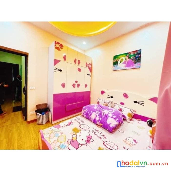 Gia đình cần bán nhà 5 tầng đầu ô chợ dừa dt:35m2 mt:4.5m 3 phòng ngủ chủ bán để lại toàn bộ fun