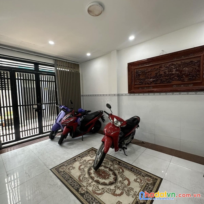 Cần bán nhà 6 tầng, 2 mặt hẻm ô tô, căn hộ dịch vụ có sẵn dòng tiền 40tr tháng.