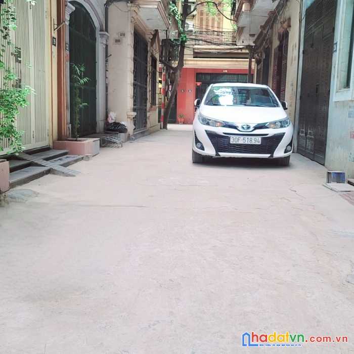 P/lô hoàng quốc việt, ô tô chạy vòng quanh, 2 ô tô vào nhà, nhà đẹp ở ngay, 47m, 9.2 tỷ