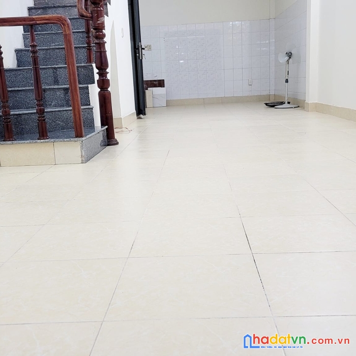 P/lô hoàng quốc việt, ô tô chạy vòng quanh, 2 ô tô vào nhà, nhà đẹp ở ngay, 47m, 9.2 tỷ