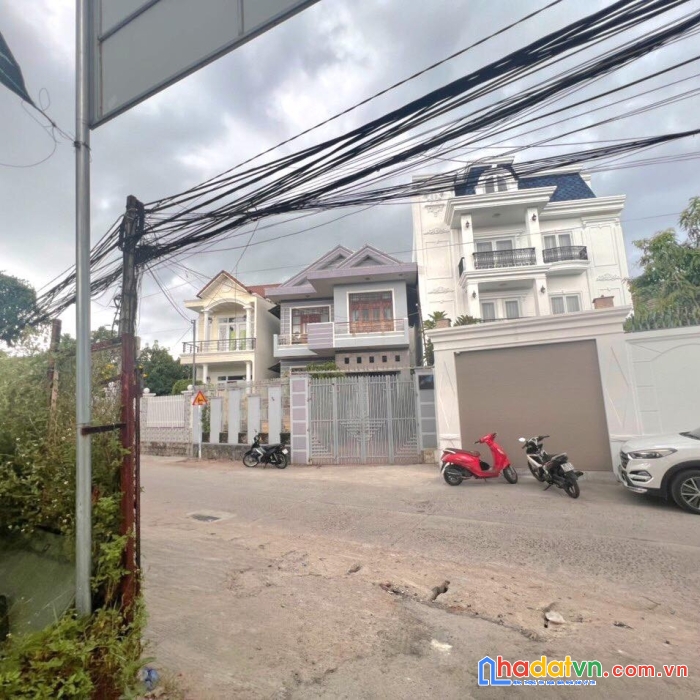 Bán đất mặt tiền gò găng nha trang sau lưng siêu thị go ngang 20m 0985451850