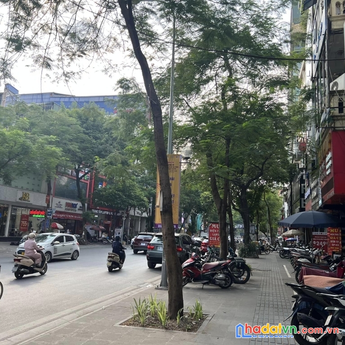 Bán nhà mặt phố thái hà, vị trí kim cương, kinh doanh đỉnh, thông số đẹp, 4 tầng, 68m, 41,9 tỷ.