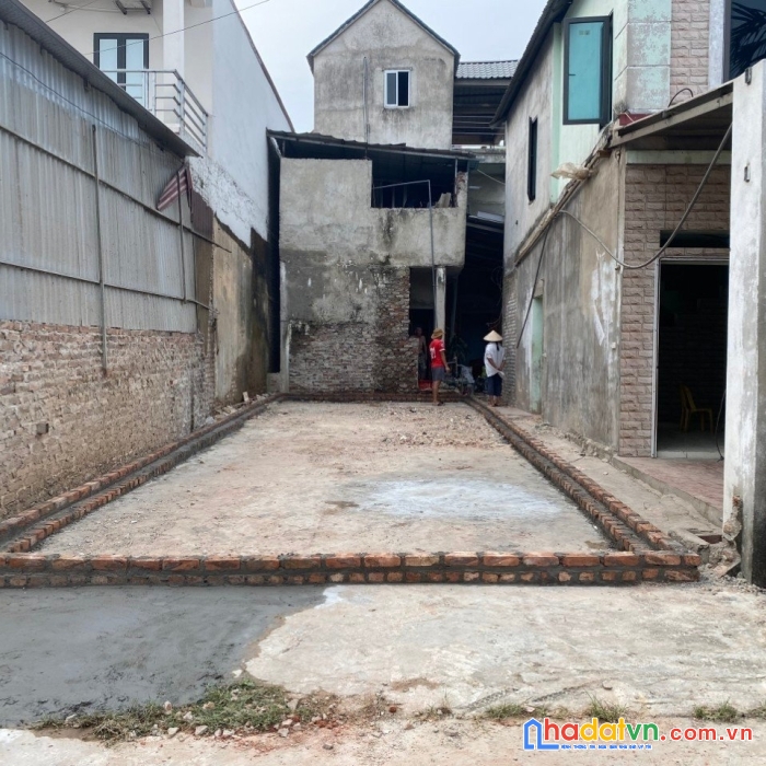 Đường bìa làng 8m giá chỉ nhỉnh tỷ về tay 60m tại yên ninh-hiền ninh