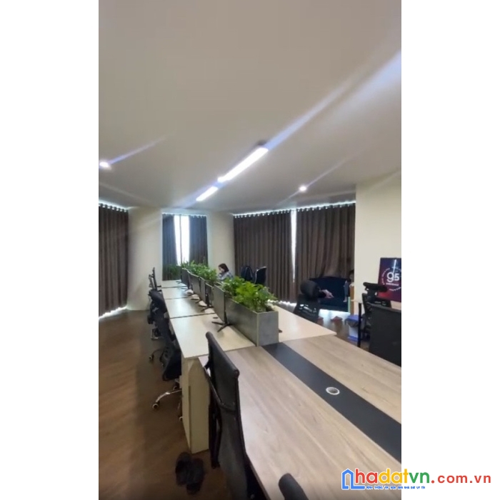 Chính chủ cần bán hoặc cho thuê căn hộ 145 m2 tại toà tháp doanh nhân số 1 thanh bình văn mỗ hà